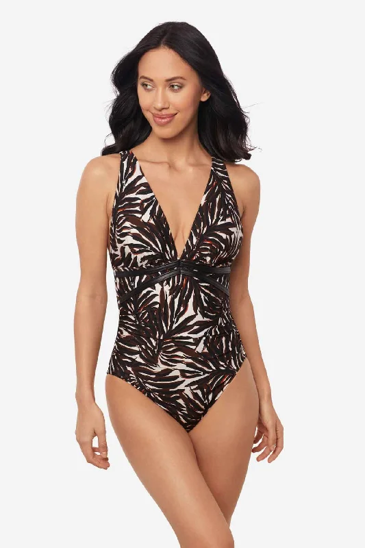 Striped women swimwear with a classic pattern for a timeless beach lookVentana Evangeline One Piece Swimsuit