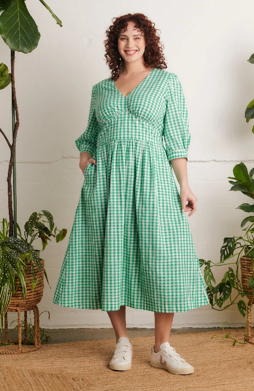 Halter Neck Women Dress to Show Off the Shoulders and NecklineAmelia Emerald Green Gingham Dress