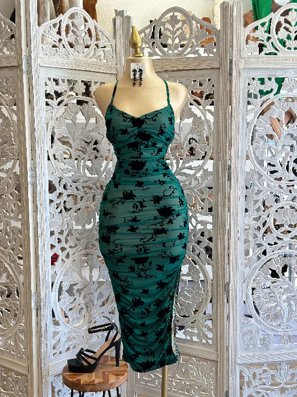 Mermaid - Style Women Dress with a Fitted Silhouette for Special OccasionsEmerald Velvet Floral Tie Back Dress