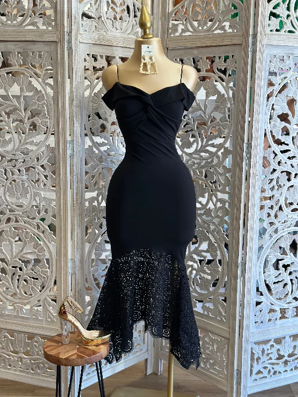 Lace - Embellished Women Dress for an Elegant and Sophisticated AppearanceOff Shoulder Black Lace Bottom Dress