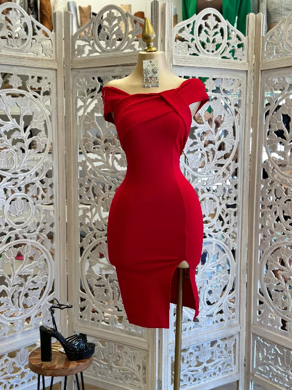 Strapless Women Dress with a Built - in Bra for Comfort and SupportRed Twist Front Slit Dress