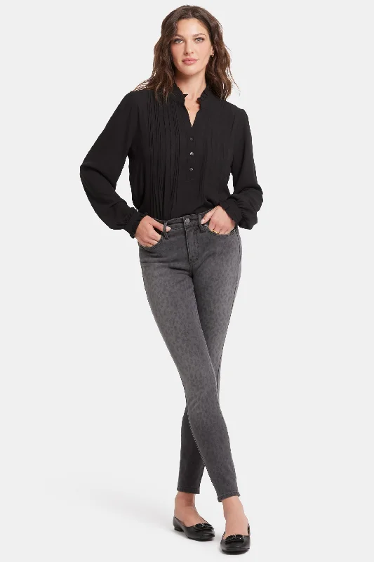 Mom jeans for a nostalgic and casual lookAmi Skinny Jeans - Wild Spirit