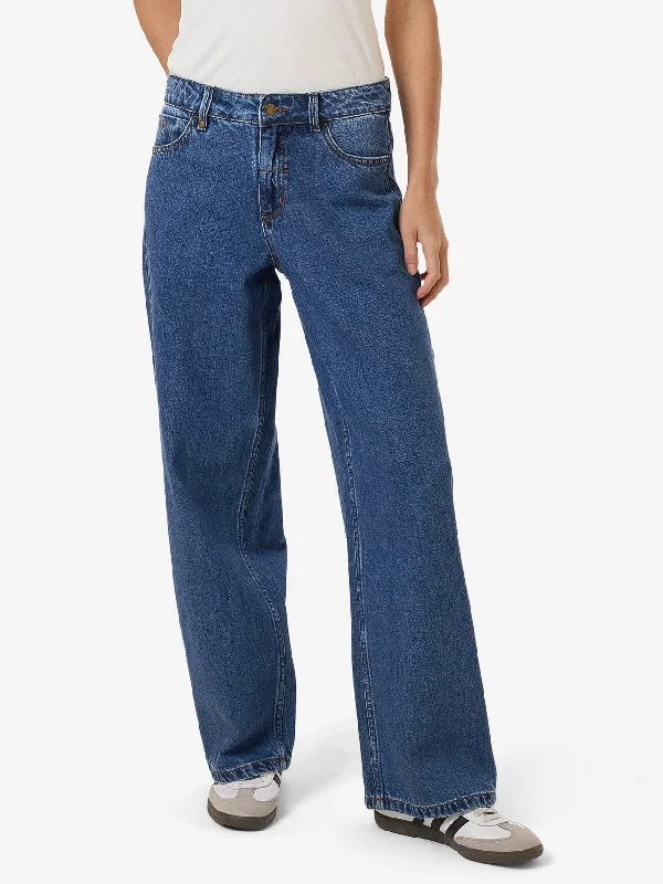 Jeggings women jeans combining the comfort of leggings and style of jeansBillie Low Jean - Double Rinsed Blues