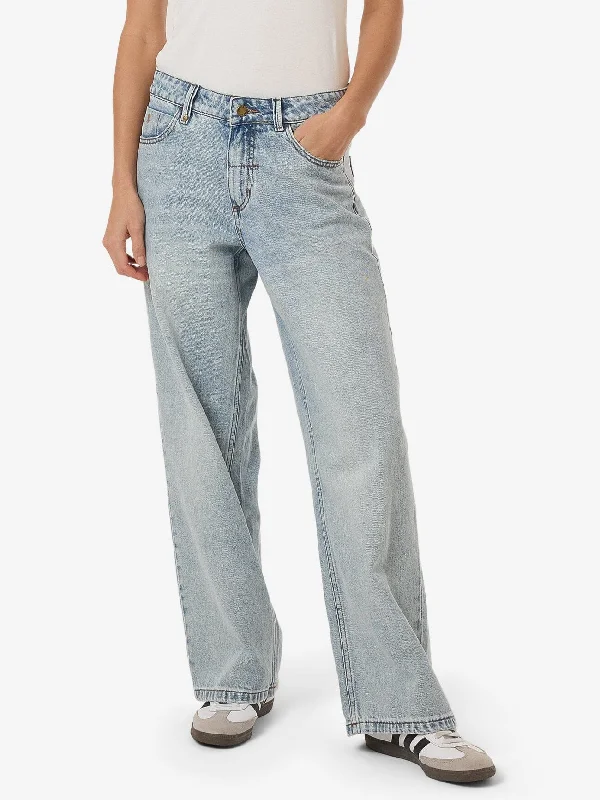 Button - fly women jeans with a traditional touchBillie Low Jean - Tainted Blue