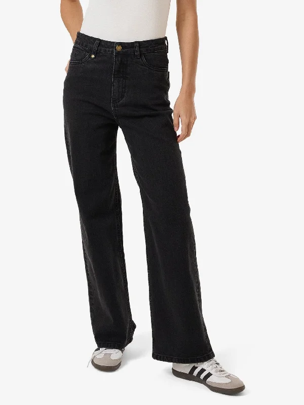 High - rise flare women jeans for a 70s - inspired lookCherry Stretch Jean - Aged Black