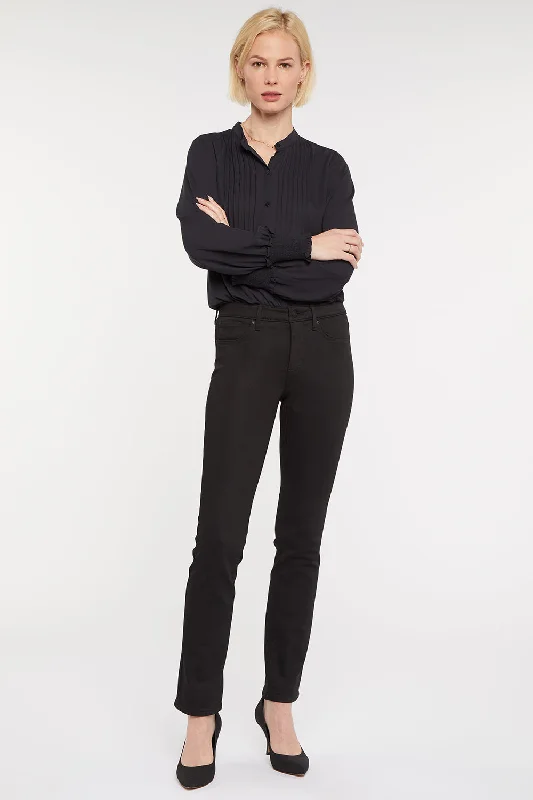 Straight - leg women jeans with a classic and timeless appealSheri Slim Jeans - Black Rinse