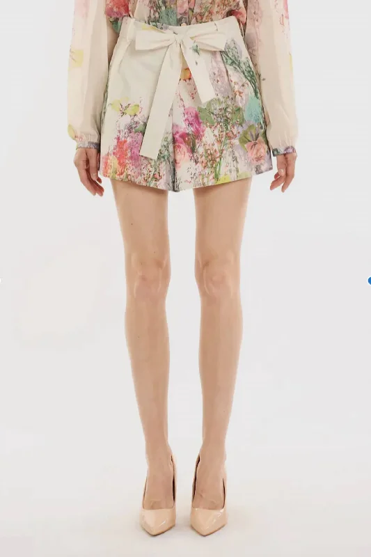 Tie - Waist Women Shorts for a Customizable FitFloral Shorts In White