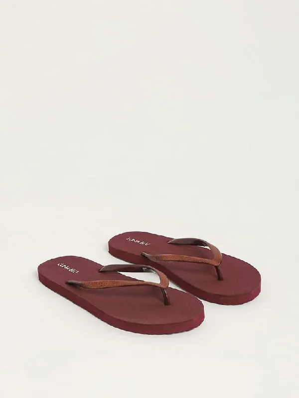 Twill Women Shorts with a Smooth Texture and DurabilityLUNA BLU Maroon Shimmer-Detailed Flip-Flops